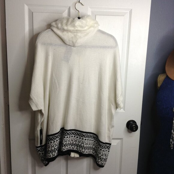 NWT Vertigo S/M Hooded poncho sweater; zip, Pom Poms, Avant Garde, Bohemian Chic - Picture 2 of 5
